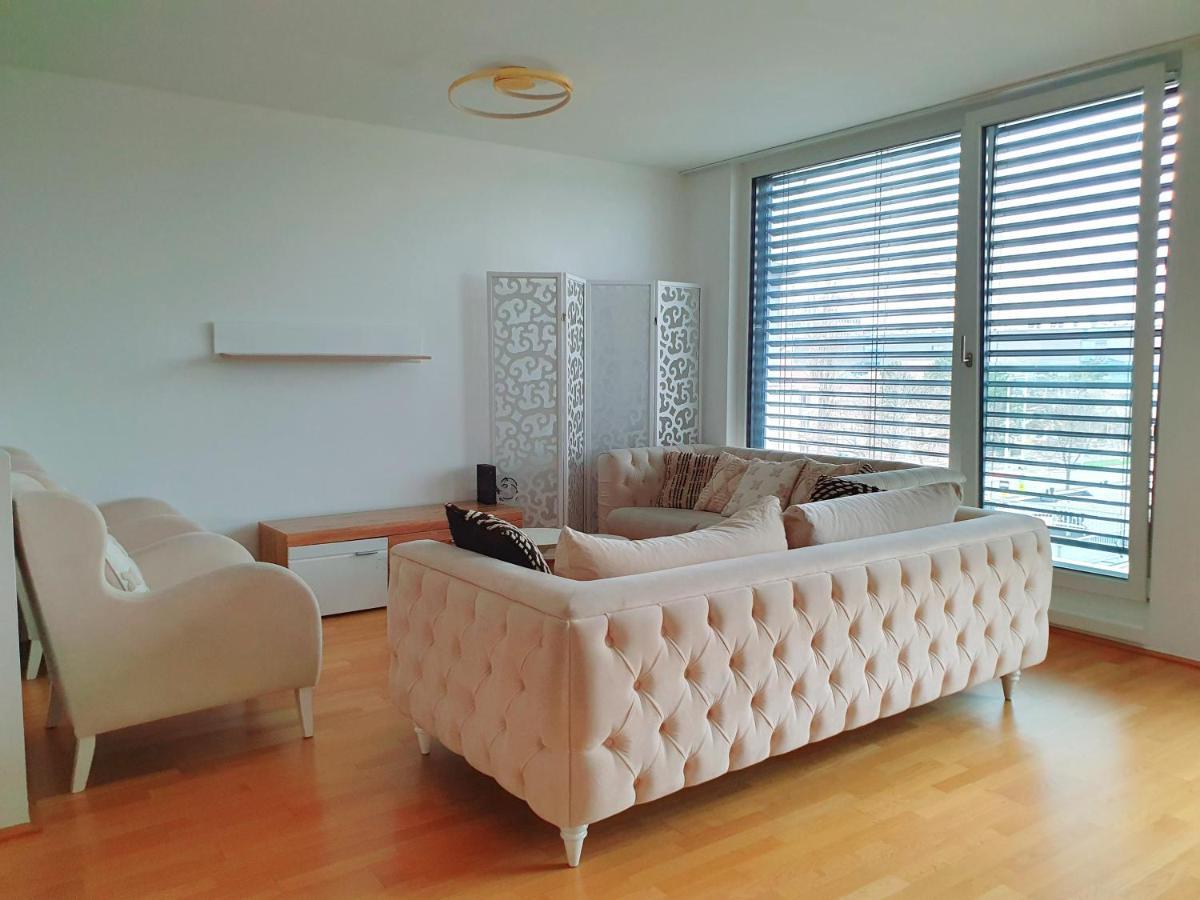 Near Lake Two Bedroom Duplex Apartment Wien Eksteriør billede